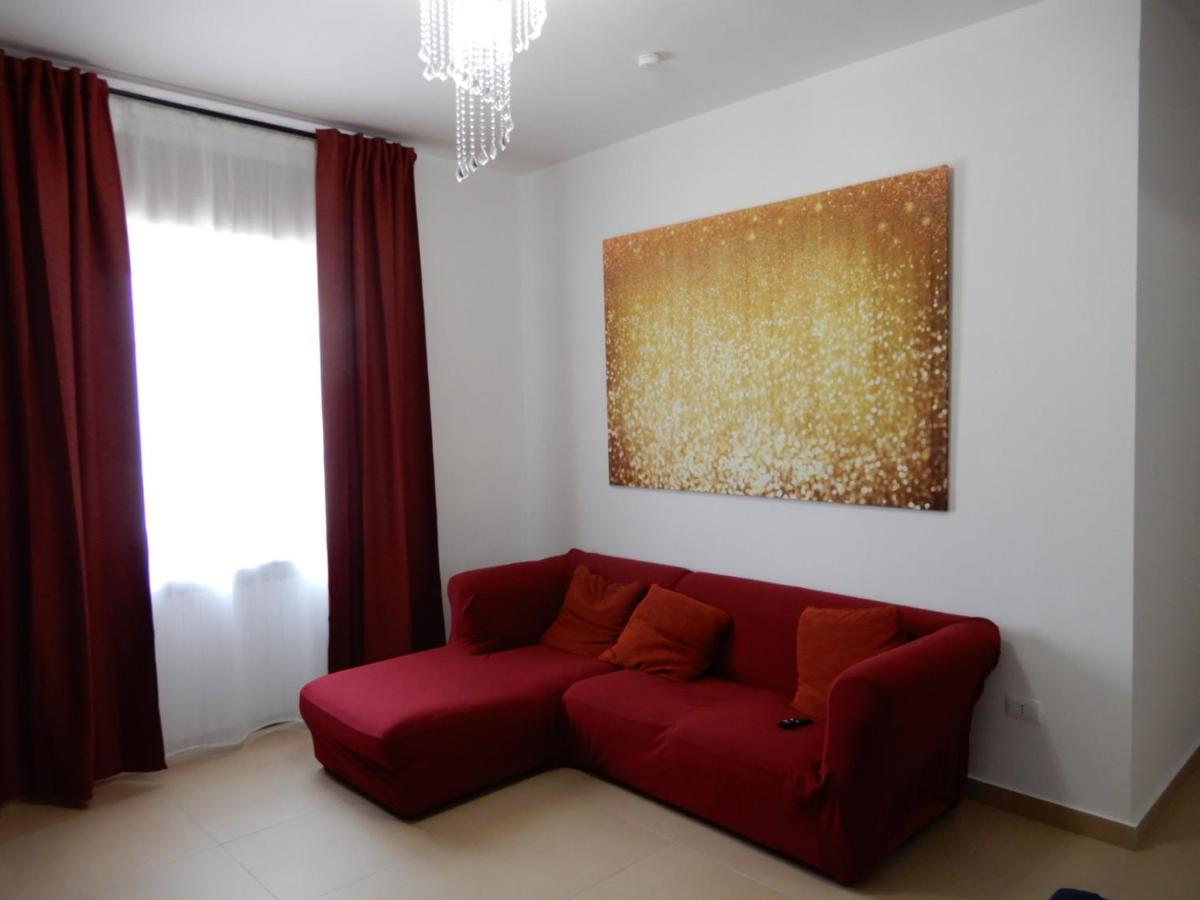 Caserta Royale Apartment Bagian luar foto