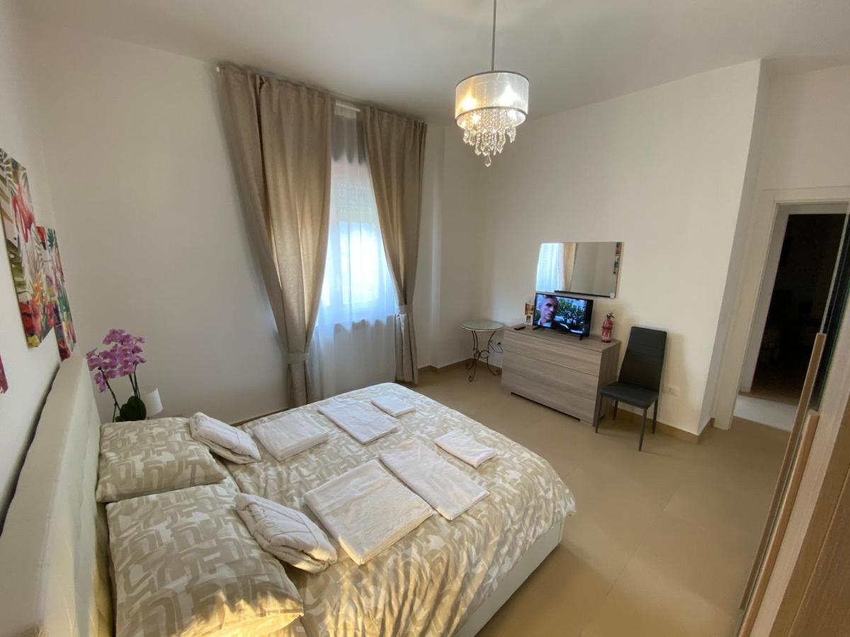 Caserta Royale Apartment Bagian luar foto