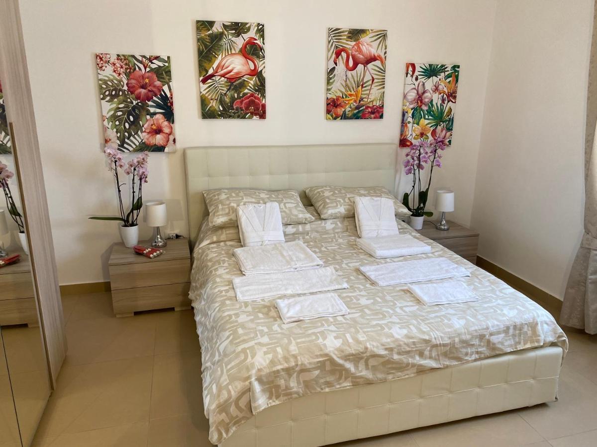 Caserta Royale Apartment Bagian luar foto