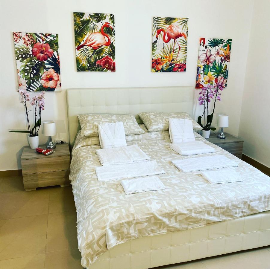 Caserta Royale Apartment Bagian luar foto
